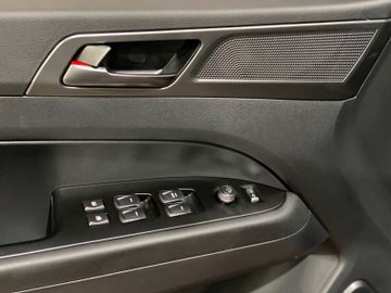 Fahrzeugabbildung Ssangyong MUSSO **BLACKLINE**FINANZIERUNG**