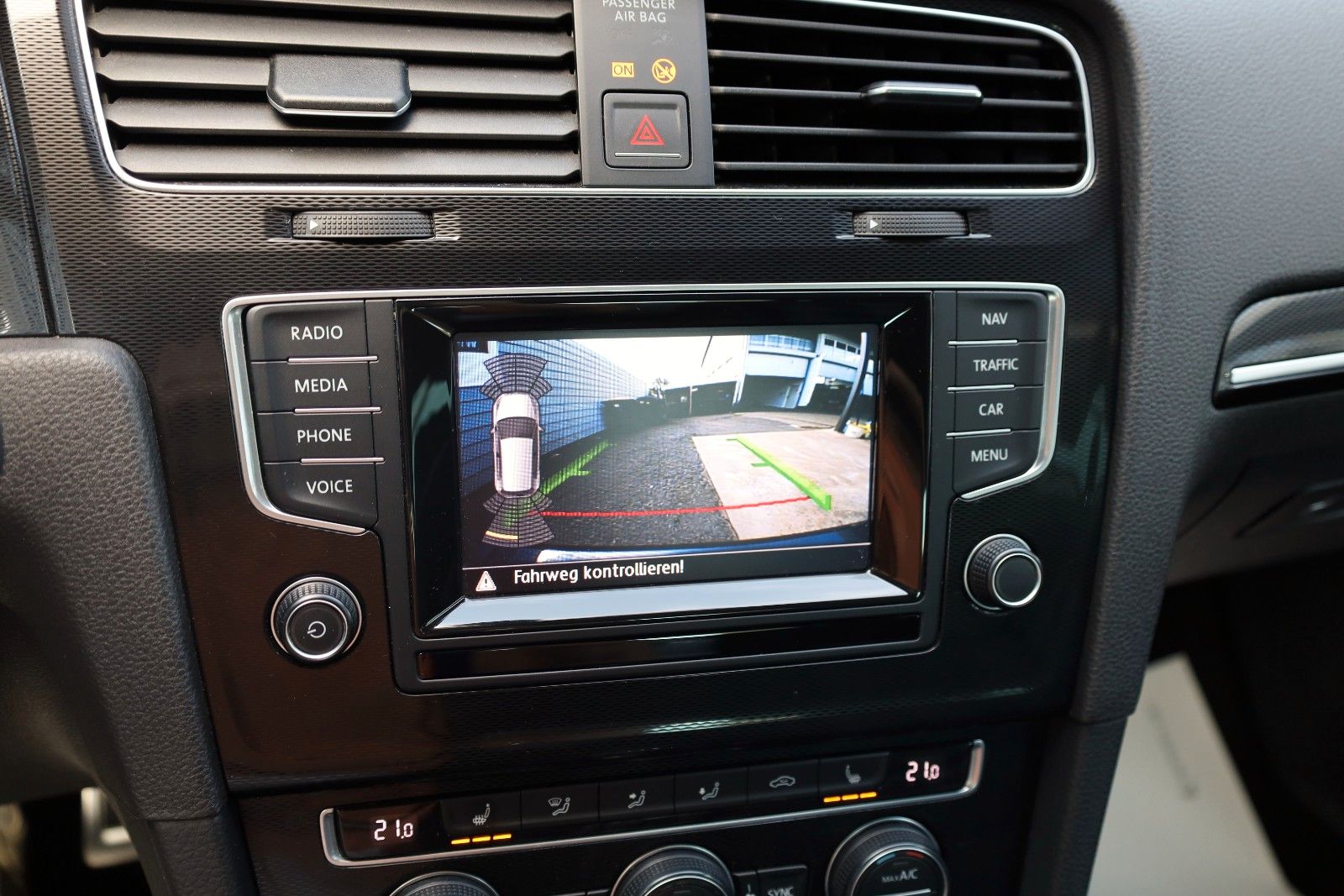 Fahrzeugabbildung Volkswagen Golf VII GTD Navi,Xenon,Kamera,SH,PDC,SR+WR