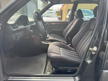 Mercedes E 280 - 6