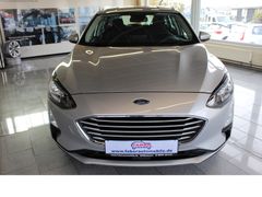 Fahrzeugabbildung Ford Focus Cool & Connect,8-Gang Automatic,Top