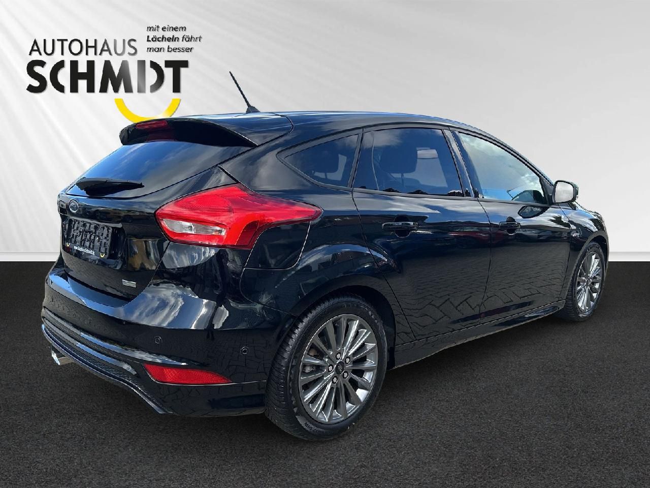 Fahrzeugabbildung Ford Focus Lim. 1,0 ST-Line