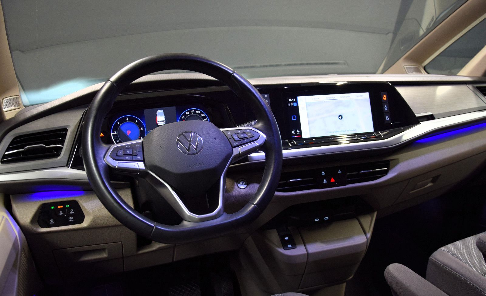 Fahrzeugabbildung Volkswagen T7 Multivan Edition lang Matrix AHK Standheiz