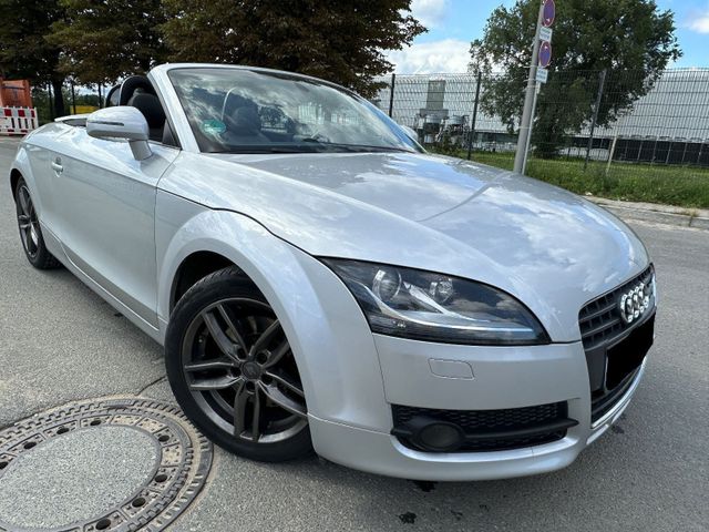 Audi TT Coupe/Roadster 2.0 S-Line/Navi/Xenon