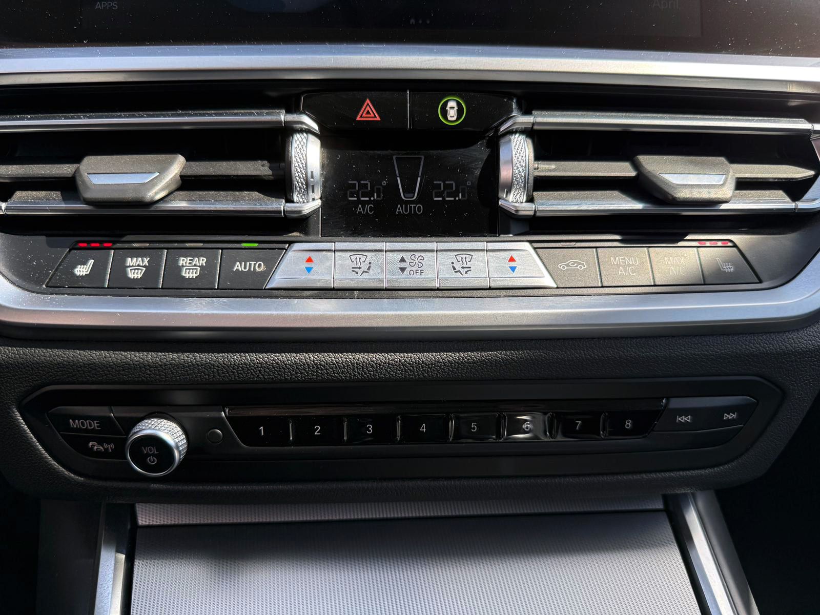 Fahrzeugabbildung BMW 320d Touring Sport-Line ACC AHK 360° LED BT AMBI