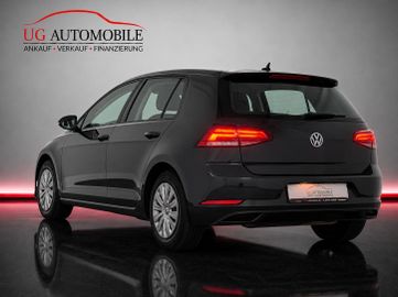Volkswagen Golf - 8