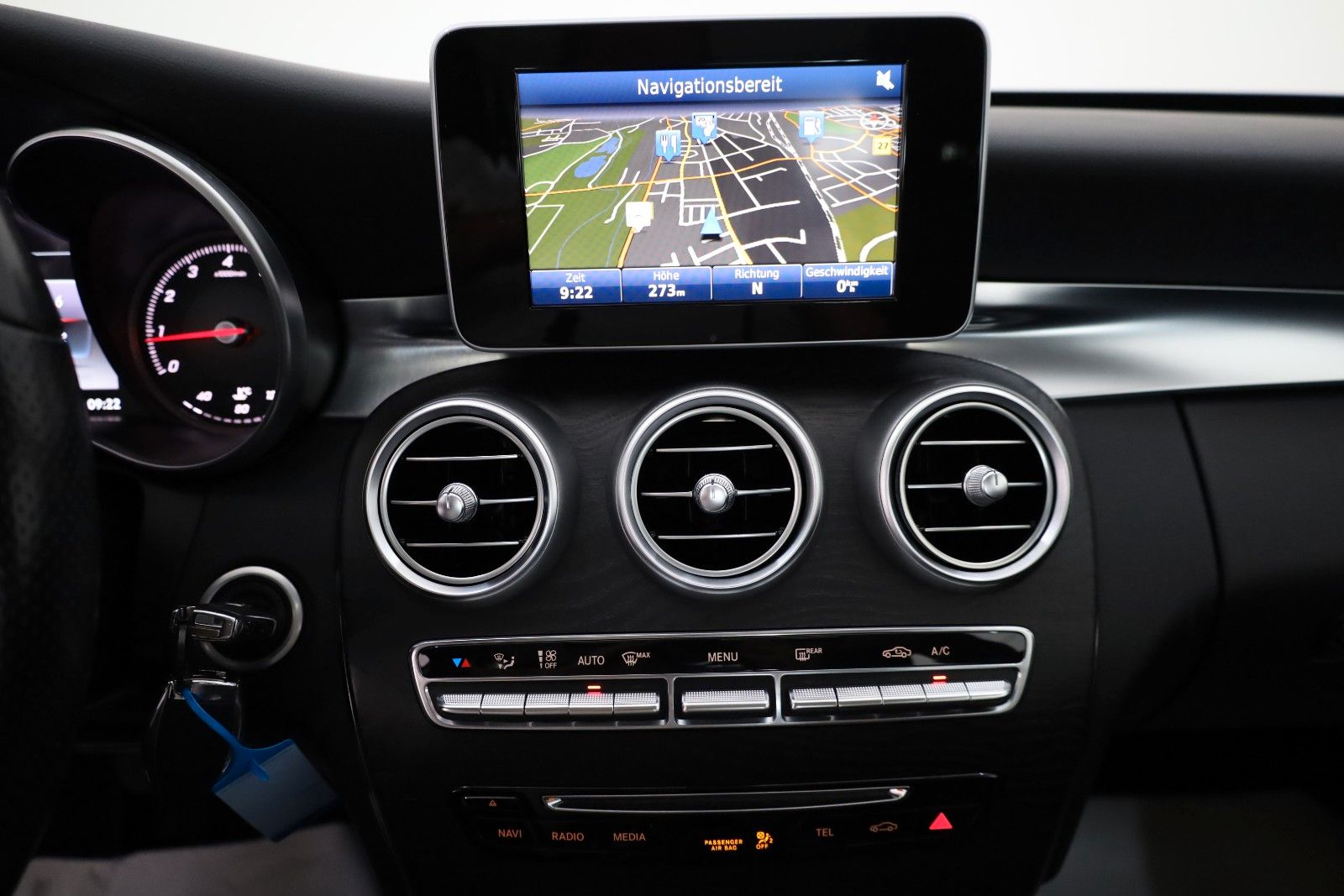 Fahrzeugabbildung Mercedes-Benz C180 CGI Lim T.Leder,Navi,LED,SD,SH,PDC,SR+WR