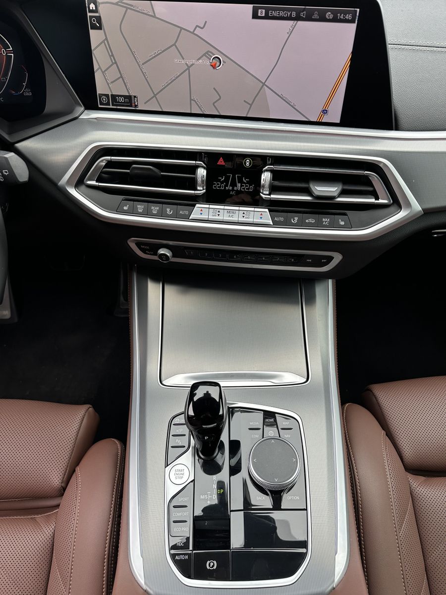 Fahrzeugabbildung BMW X5 xDrive30d M-Sport NAV+LASER+360°+HEAD-UP+DAP