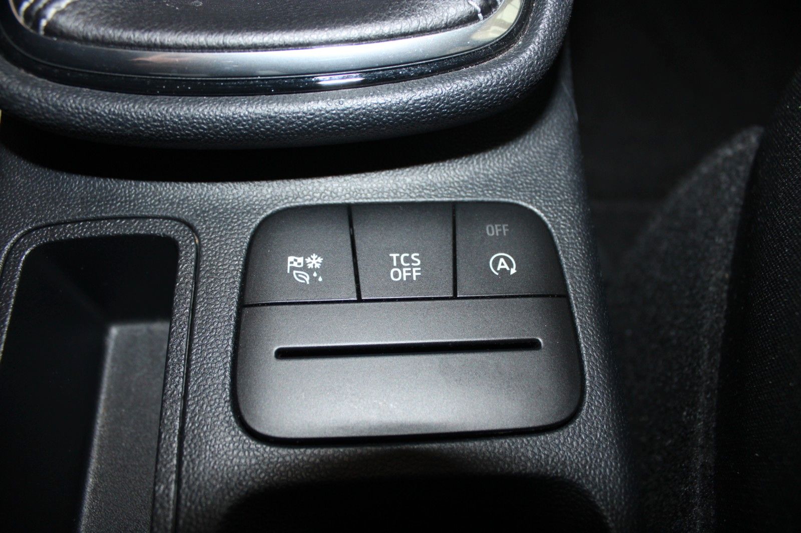 Fahrzeugabbildung Ford Fiesta 1,5 TDCi Cool & Connect 5-trg NAVI LED