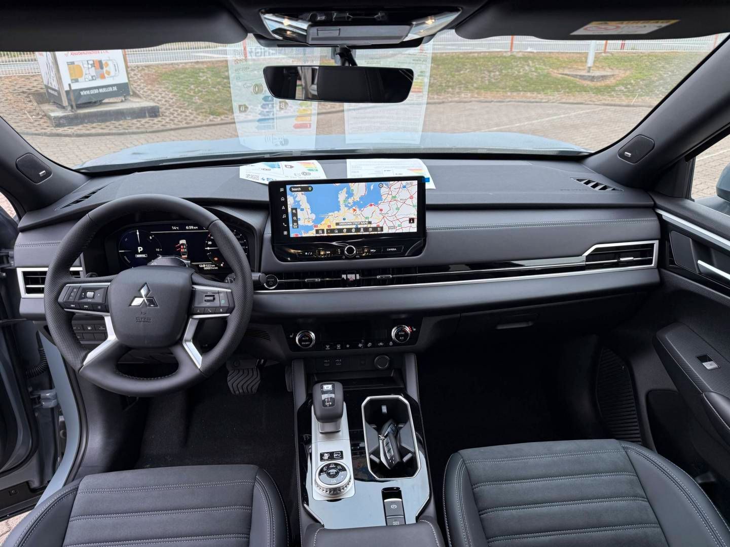 Fahrzeugabbildung Mitsubishi Outlander Plug-in Hybrid Select 2.4