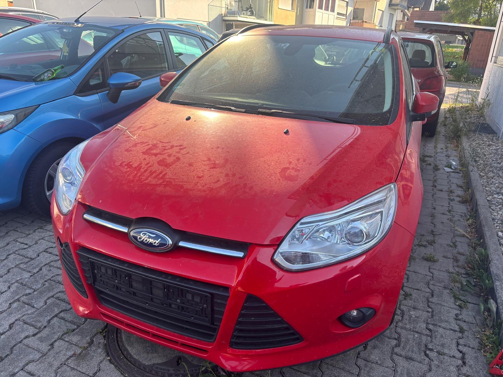Ford Focus 2013 — rear view
