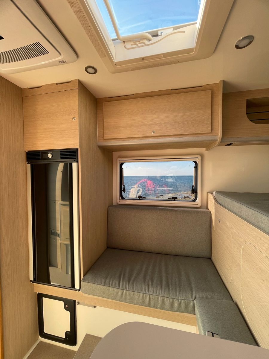 Fahrzeugabbildung Andere OVERLANDER 240