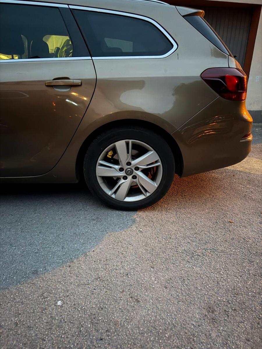 Opel Astra 2013 — engine 165 HP (121kW)