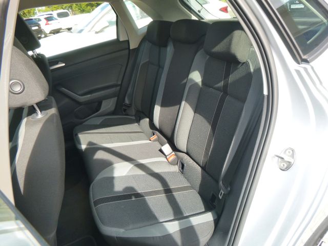 Fahrzeugabbildung Volkswagen Polo VI Highline >95 PS/Navi/Sitzheiz/PDC<