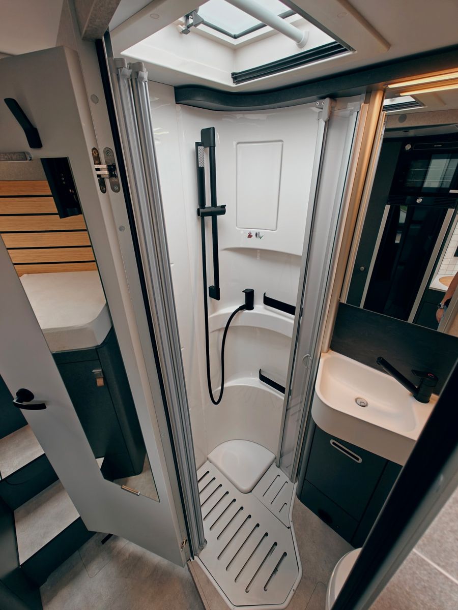 Fahrzeugabbildung HYMER / ERIBA / HYMERCAR ML - T 580 4x4² STORMTROOPER