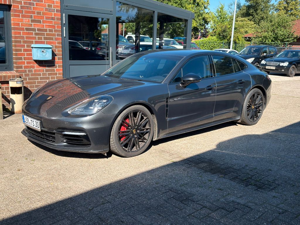 Image of Porsche Panamera