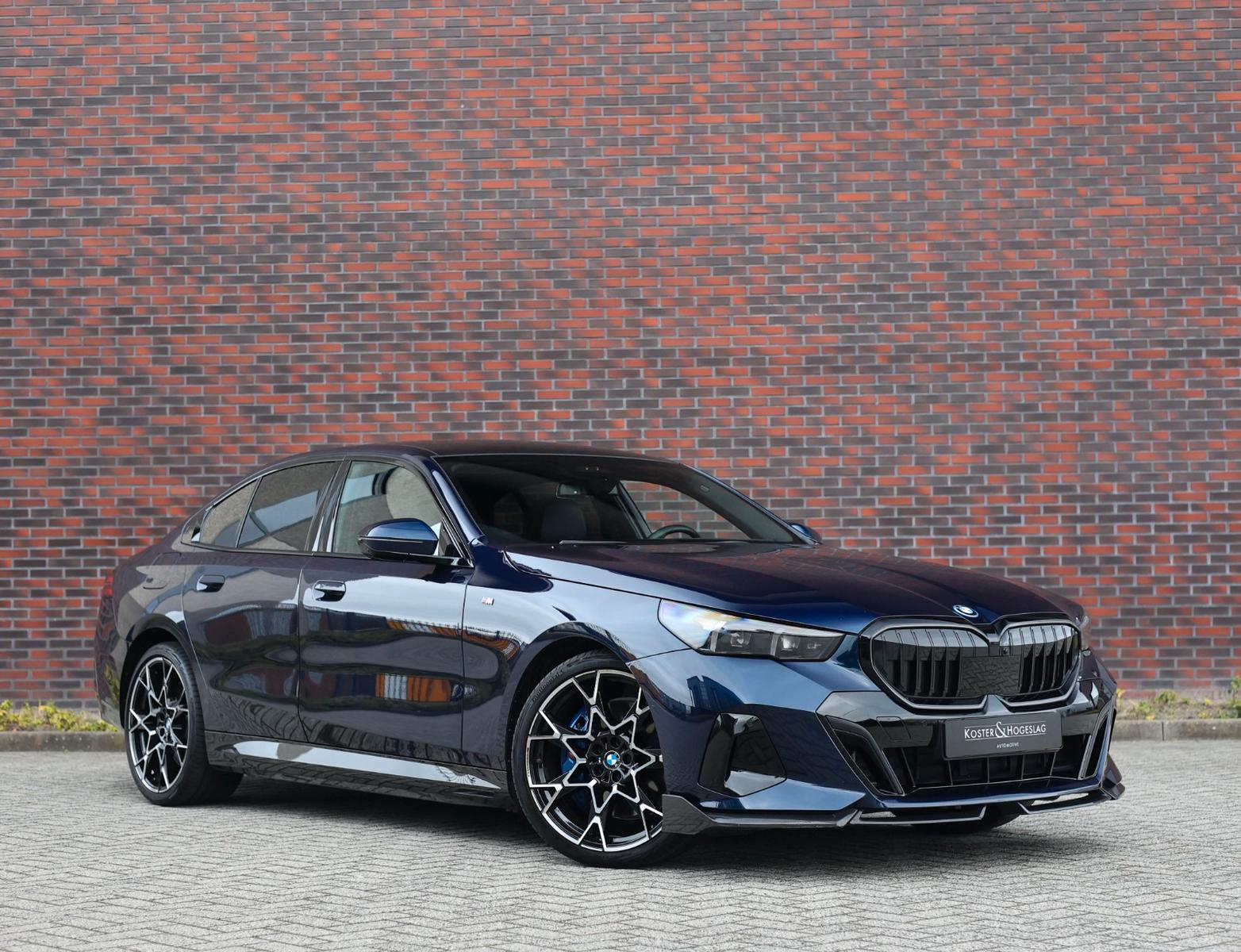 BMW 550 xDrive | M-sport – AHK – HUD – Pano- Bow&Wil