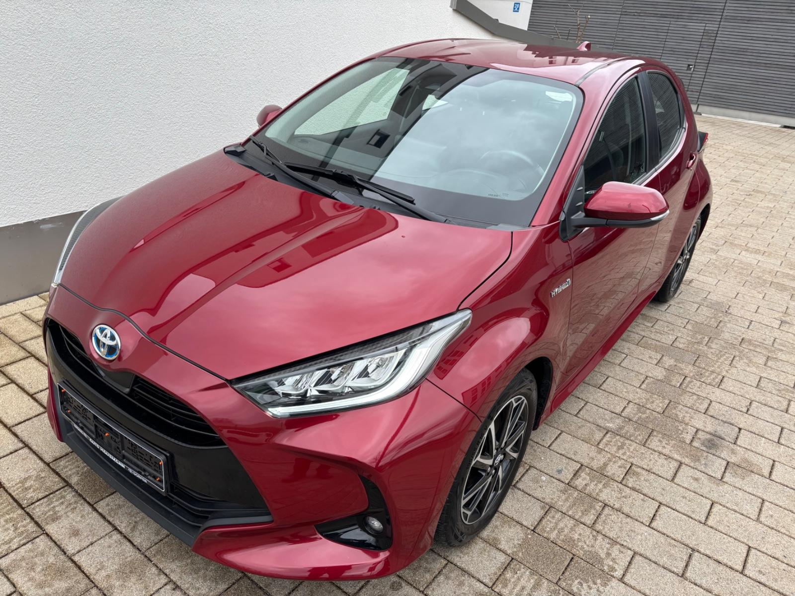 Toyota Yaris Hybrid Club