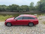 Mercedes-Benz E 220d T AVANTGARDE Autom. FahrassistenzP, AHK - Mercedes-Benz E 220 Gebrauchtwagen in Hamburg