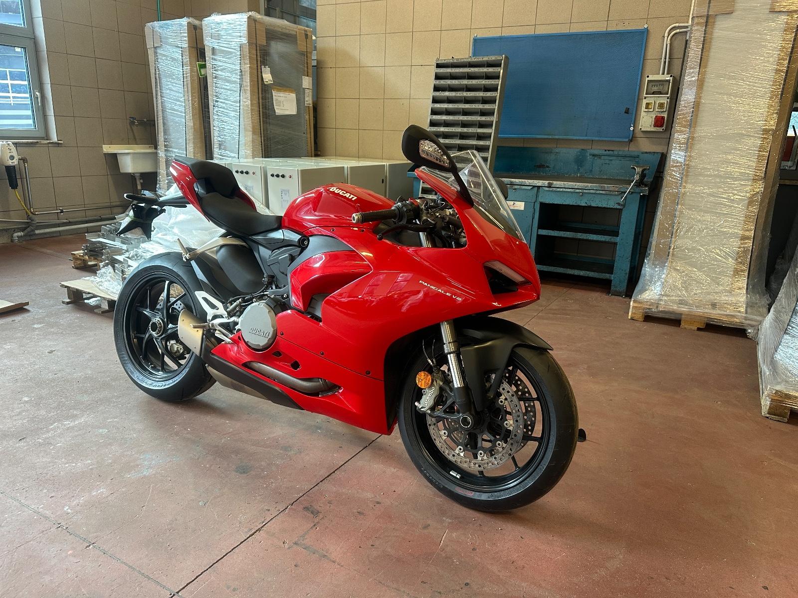 Ducati Panigale V2 - MY 2023