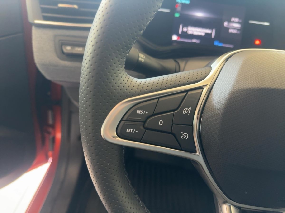 Fahrzeugabbildung Renault Clio Techno E-Tech Full Hybrid 145 GJR SHZ LKHZ
