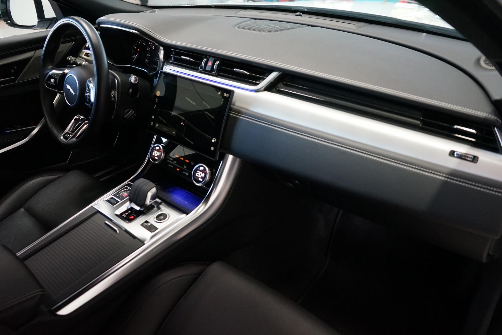 Jaguar XF Sportbrake D200 R-Dynamic Kamera+SHZ+Leder