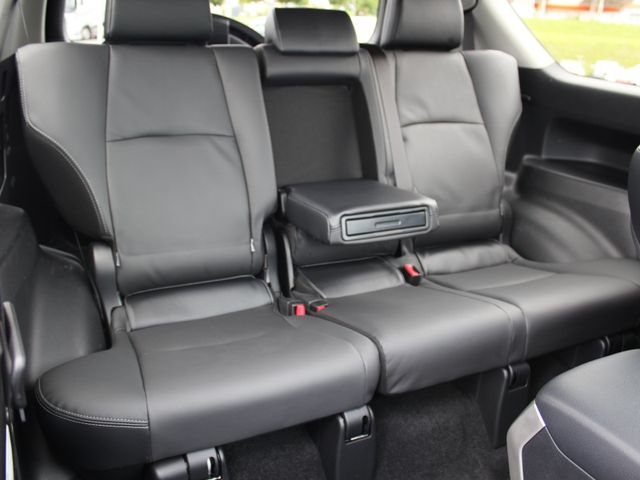 Land Cruiser 2,8 3-t. AHK*Leder*wenig Kilometer
