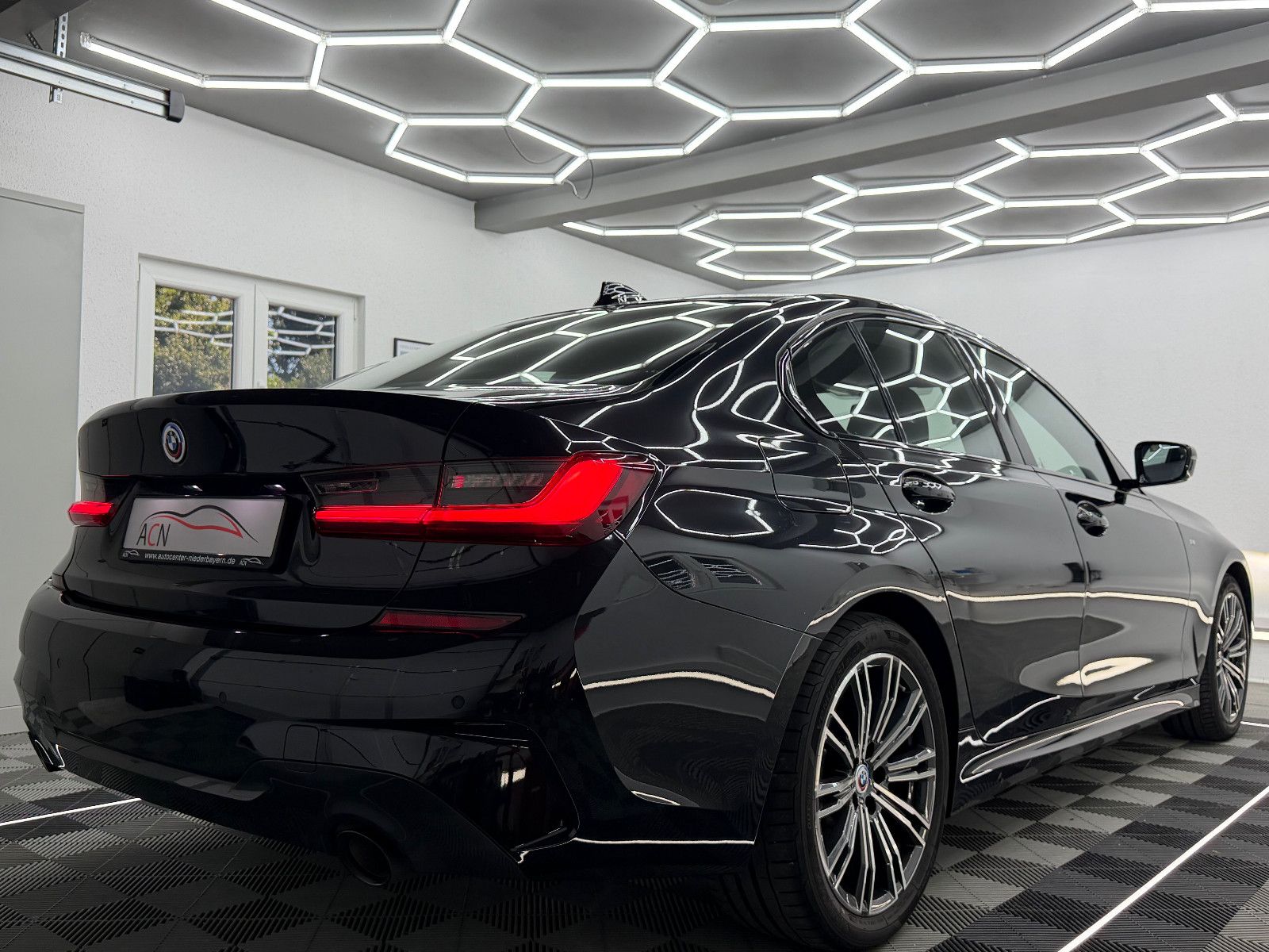 Fahrzeugabbildung BMW 330 i M SPORT/Hi-FI/VRTL COCKPIT/LASER/19% MwSt.