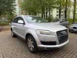 Audi Q7 4.2 FSI AUTOMATIK NAVI XENON LEDER AHK PDC  - Audi Q7 4L mit Benzin-Antrieb