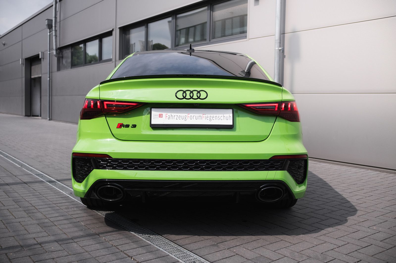 Fahrzeugabbildung Audi RS 3 Lim. 2.5 TFSI quattro-Sportabgas-Kamera