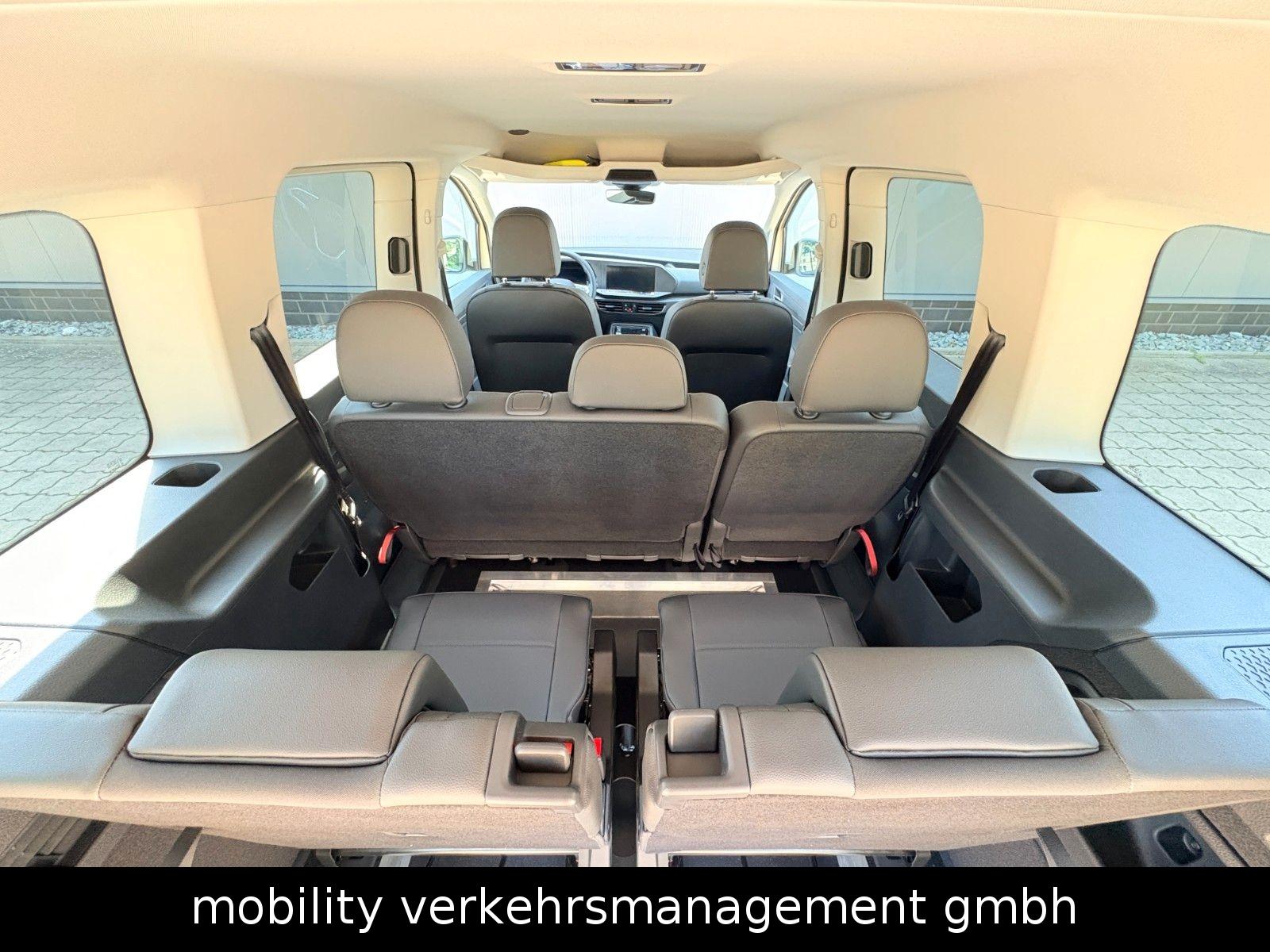 Volkswagen Maxi DSG LED TAXI Rollstuhl ACC Garantie 7-Sitze