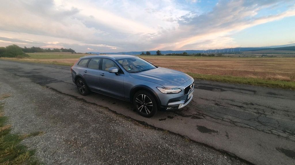 Image of Volvo V90 Cross Country