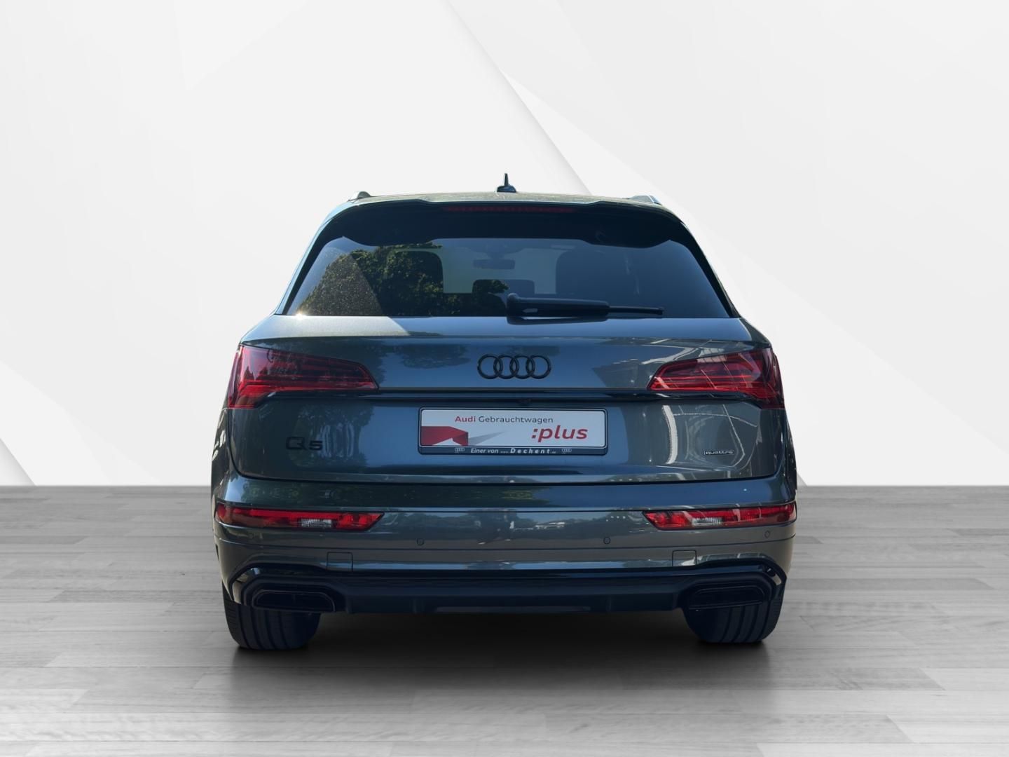 Fahrzeugabbildung Audi Q5 TFSI e S line 55 S Line quattro, Business, B&