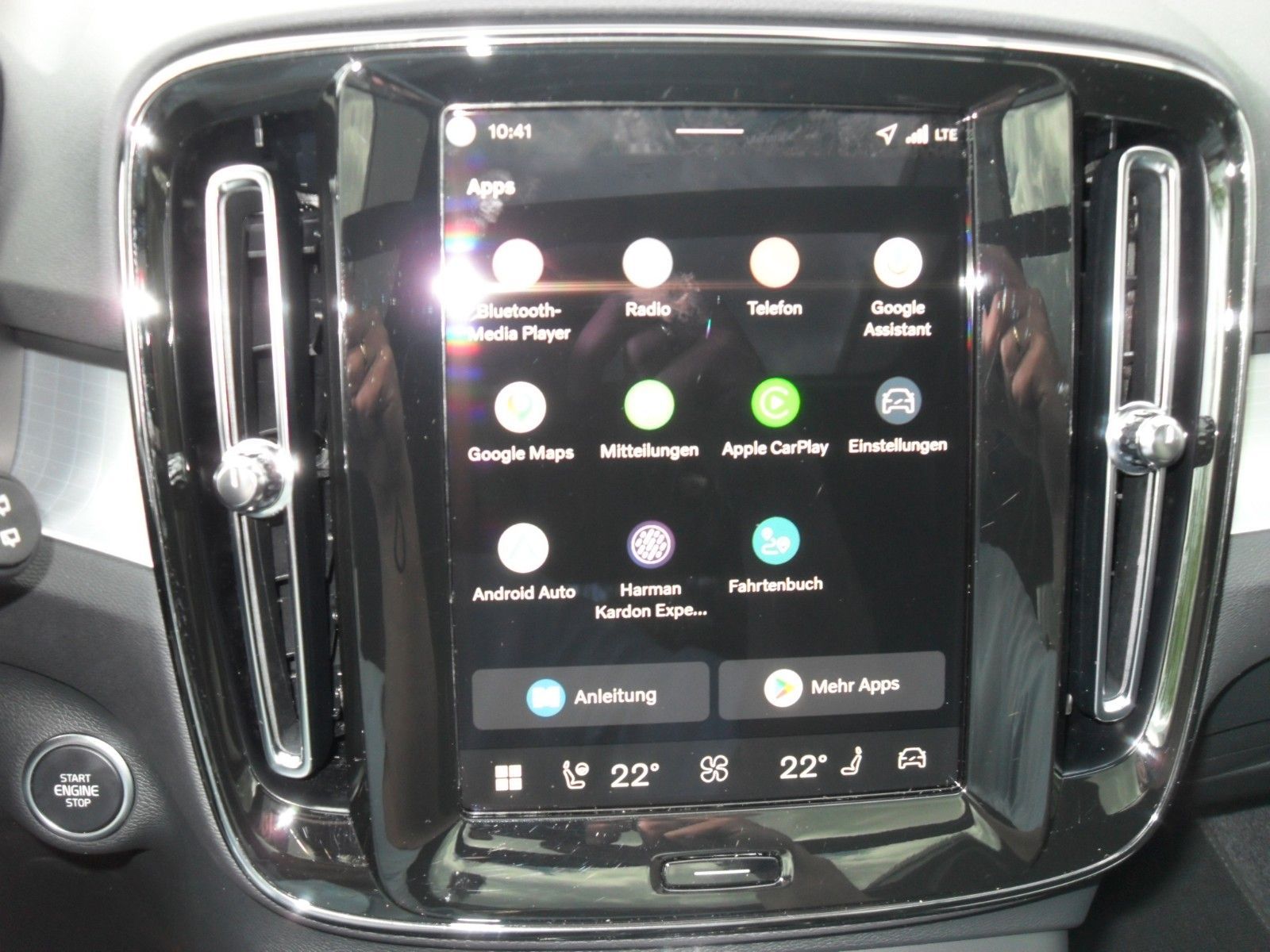 Fahrzeugabbildung Volvo XC 40 Plus Black Edition | PD | LED | ACC