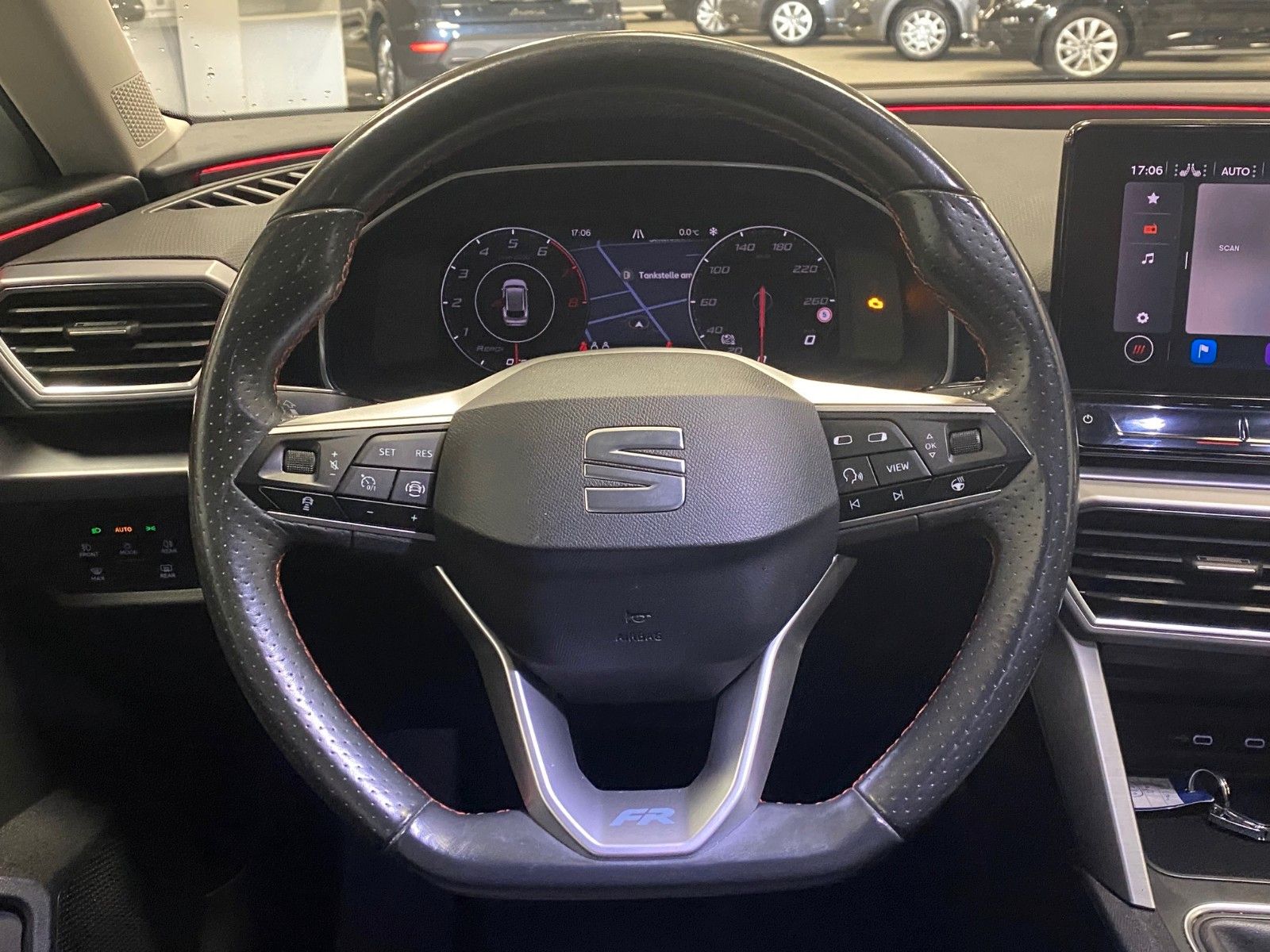 Fahrzeugabbildung SEAT Leon 1.5 TSI FR Sportstourer+ACC+AHK+KAMERA+ST+