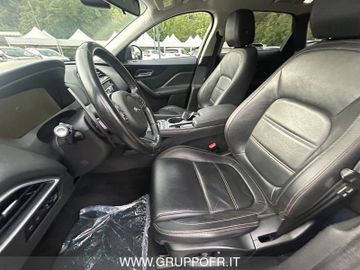 Jaguar F-Pace - 10