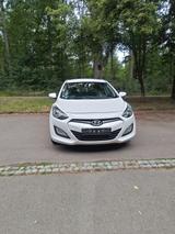 Hyundai i30 CW 1.6 CRDi 81kW  - Hyundai i30 aus 2012 mit Diesel-Antrieb: Kombi