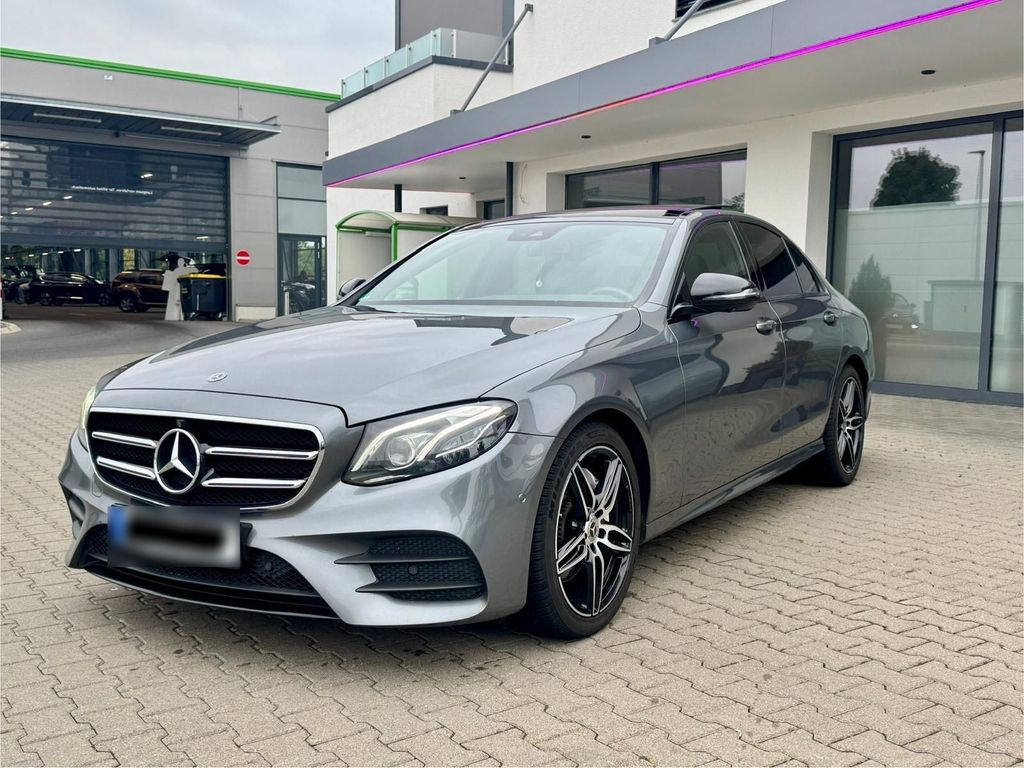 Image of Mercedes-Benz E 220