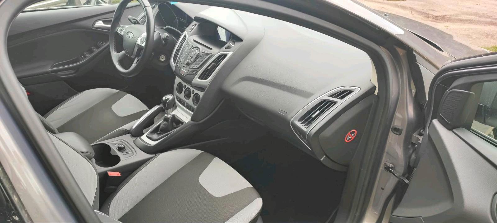 Ford Focus 2013 — rear view