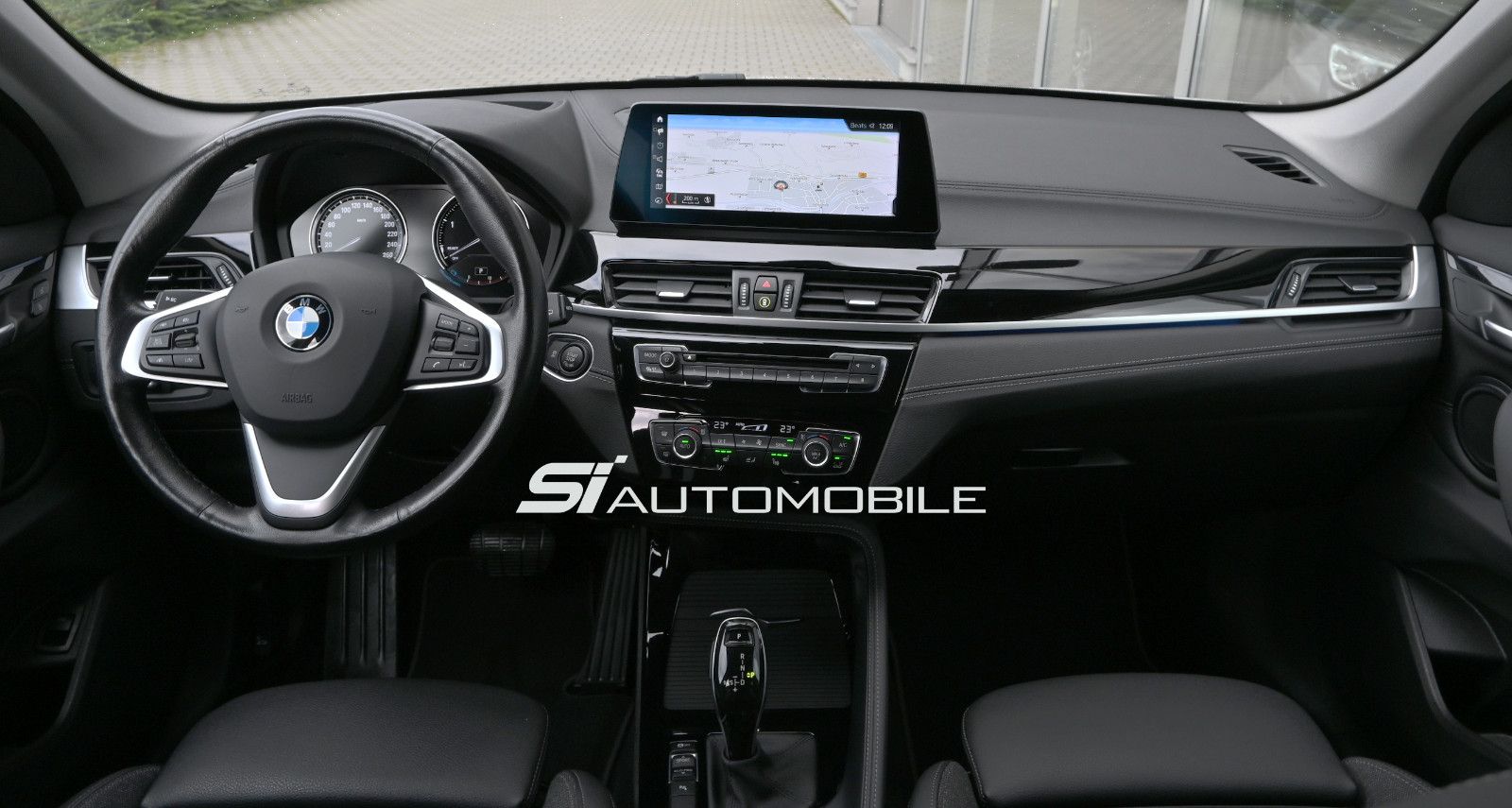 Fahrzeugabbildung BMW X1 xDr. 20d Sport Line °ACC°AHK°HEAD-UP°KAMERA°