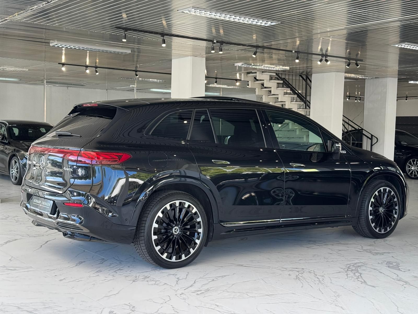 Mercedes-Benz EQS SUV 450 4MATIC 3x AMG PANO DIST AHK BURM 22Z foto 5