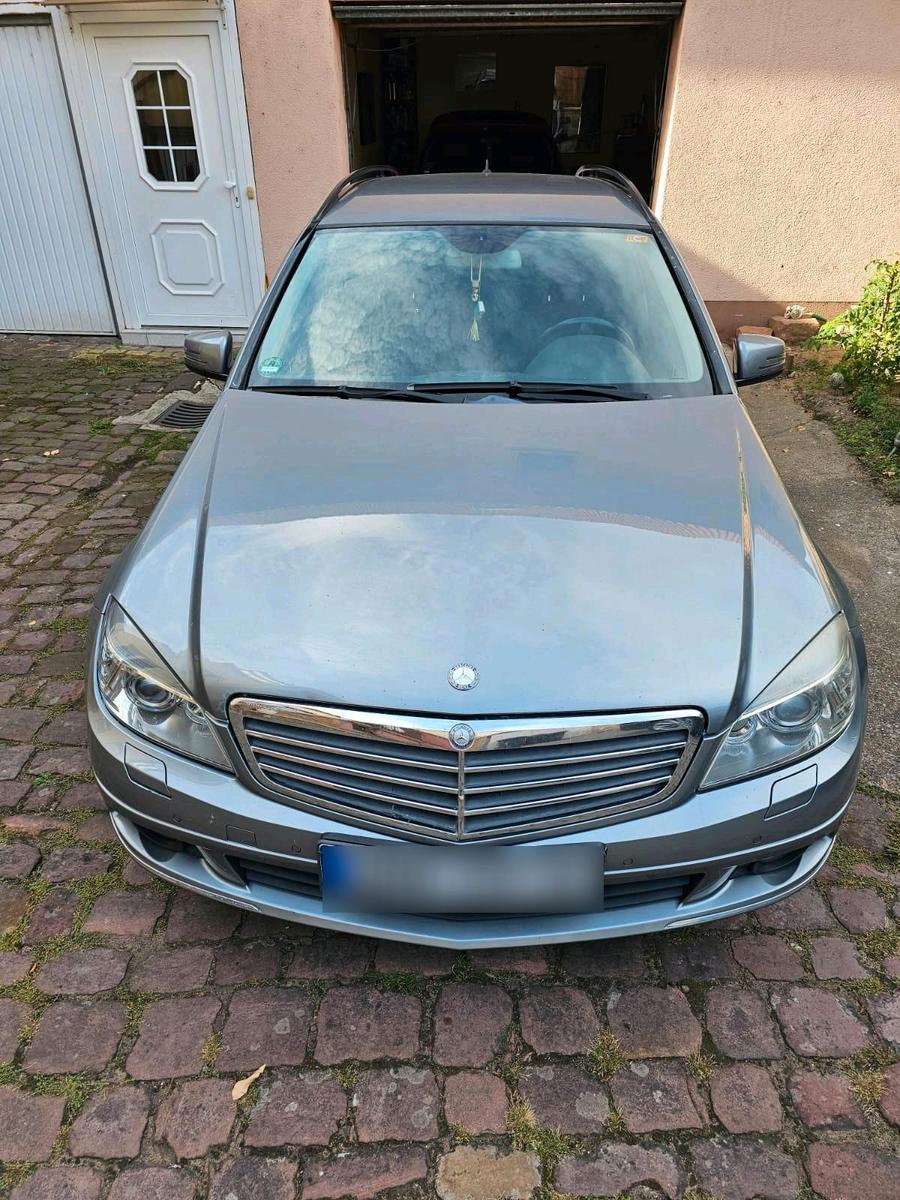 Mercedes-Benz C200 2010 — rear view