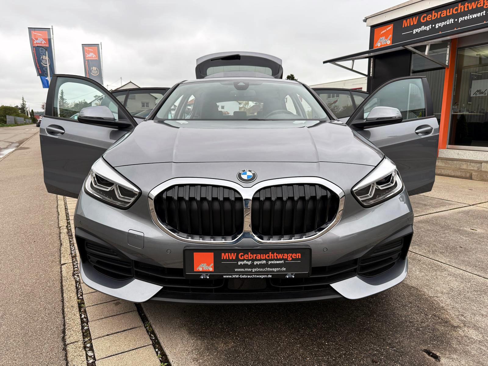 BMW 118i Steptronic Advantage LED SHZ KAM PDC NAV BT
