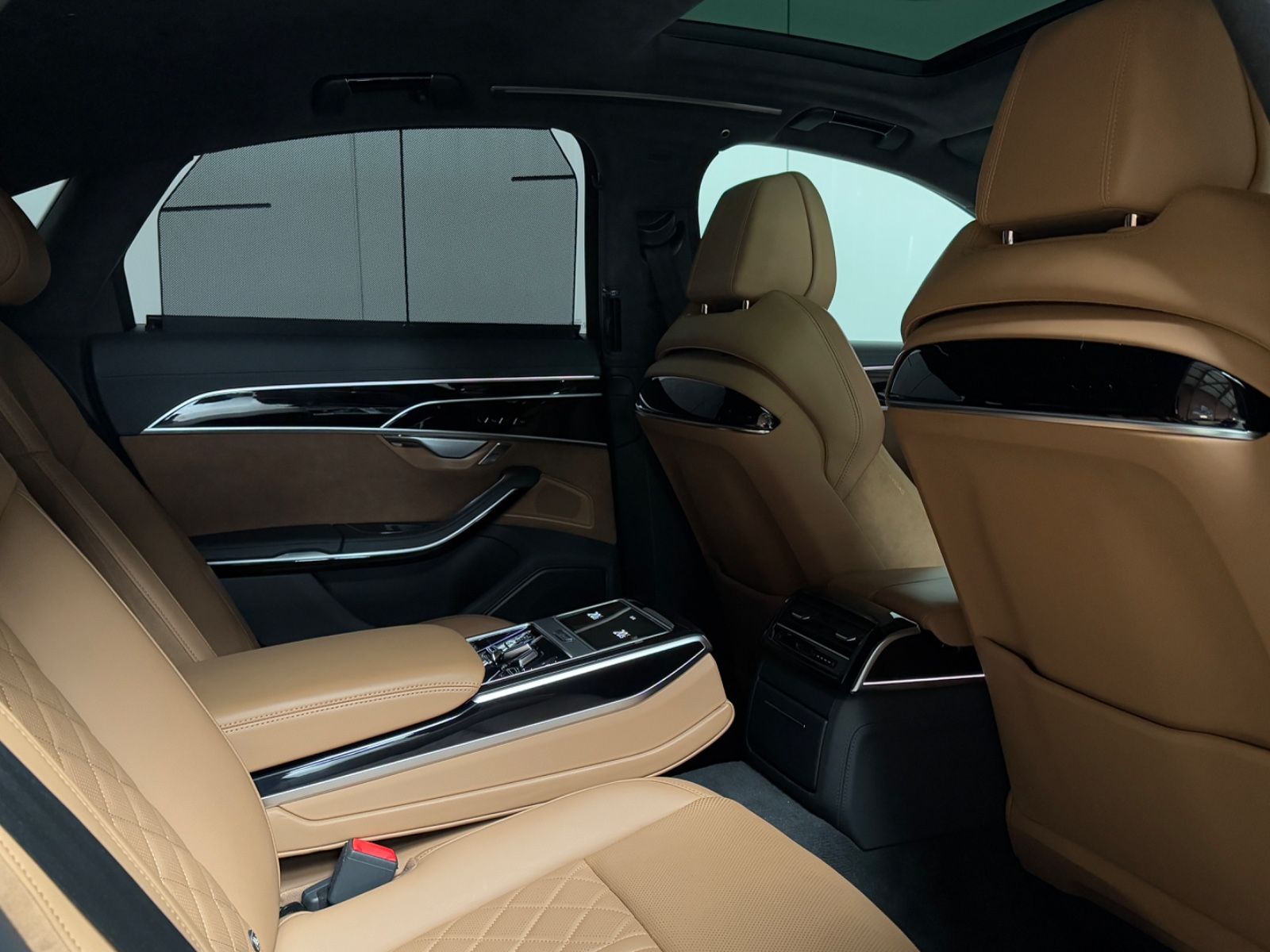 Fahrzeugabbildung Audi S8 4.0 TFSI quattro/HUD/360°/ACC/Massage/Keramik