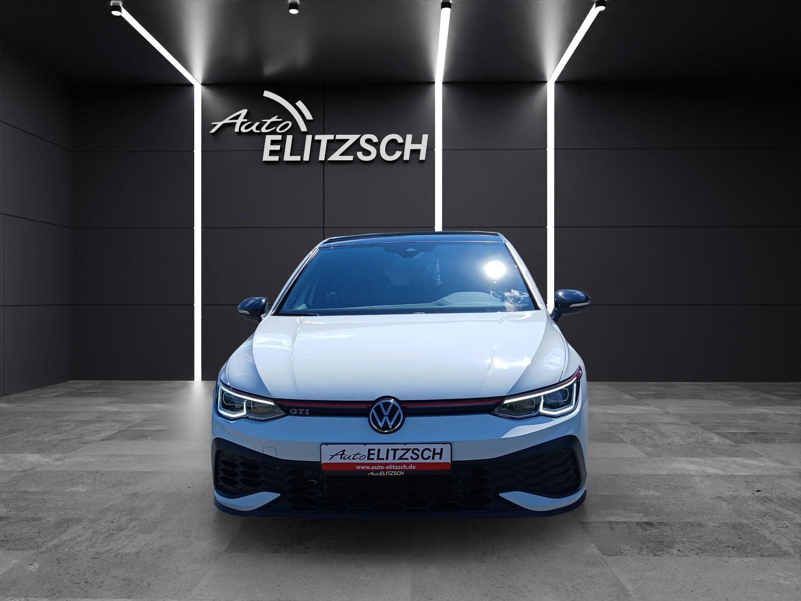 Fahrzeugabbildung Volkswagen Golf VIII GTI Clubsport Matrix Navi Leder Pano A