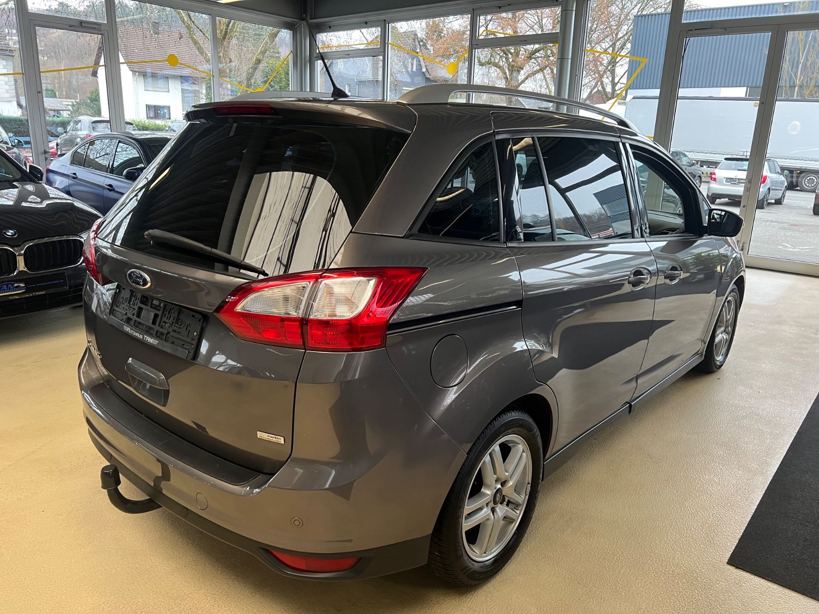 Fahrzeugabbildung Ford Grand C-MAX 1.6 Champions Edition