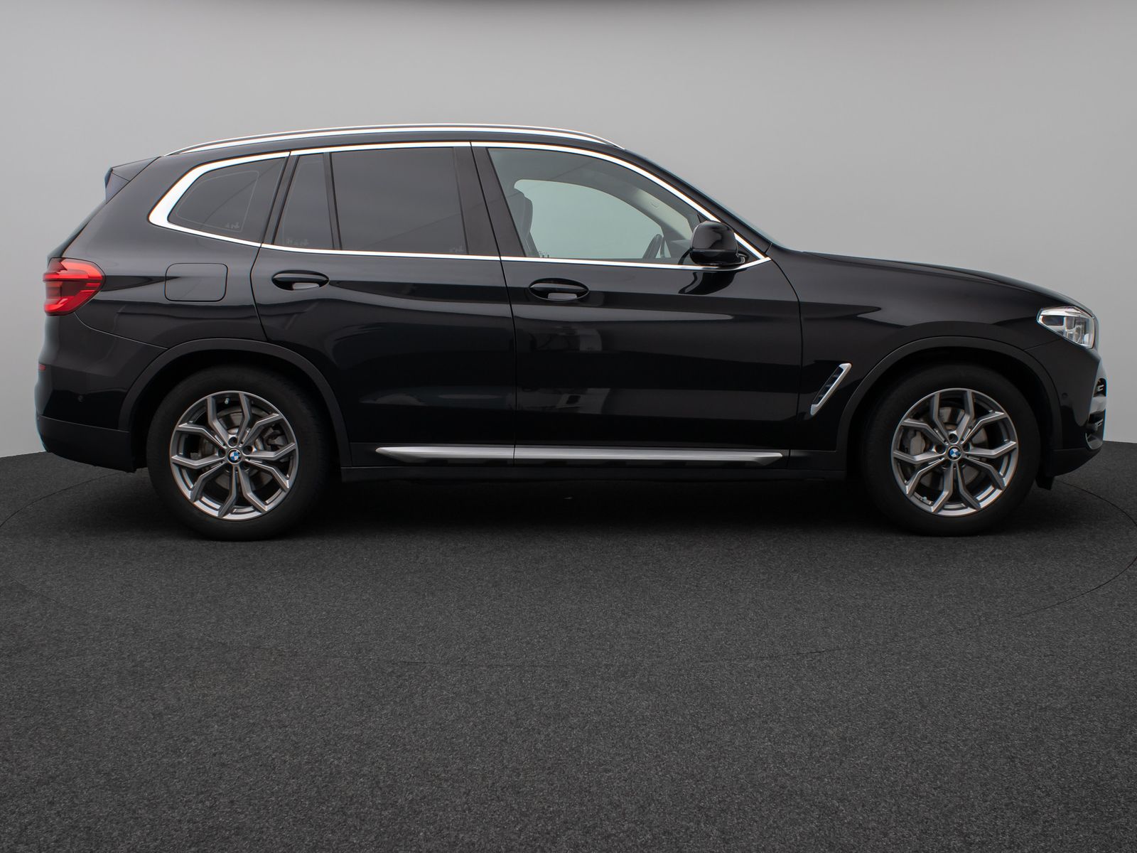 Fahrzeugabbildung BMW X3 xD30e xLine Kamera DAB HiFi Komfort Sport LED