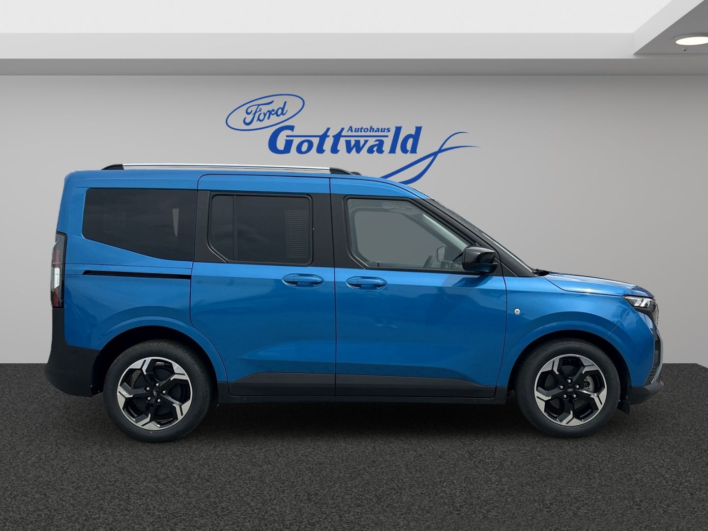 Ford Tourneo Courier BEV Titanium Fahrerass.P.3 PDC R imagem 2