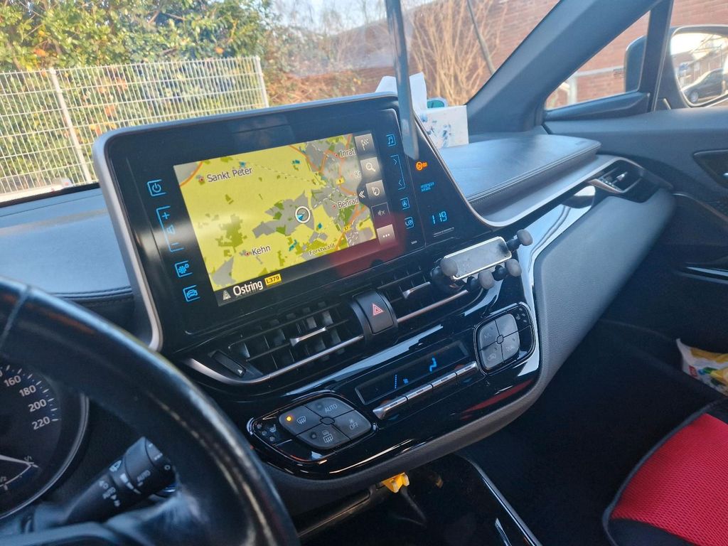 Image of Toyota C-HR