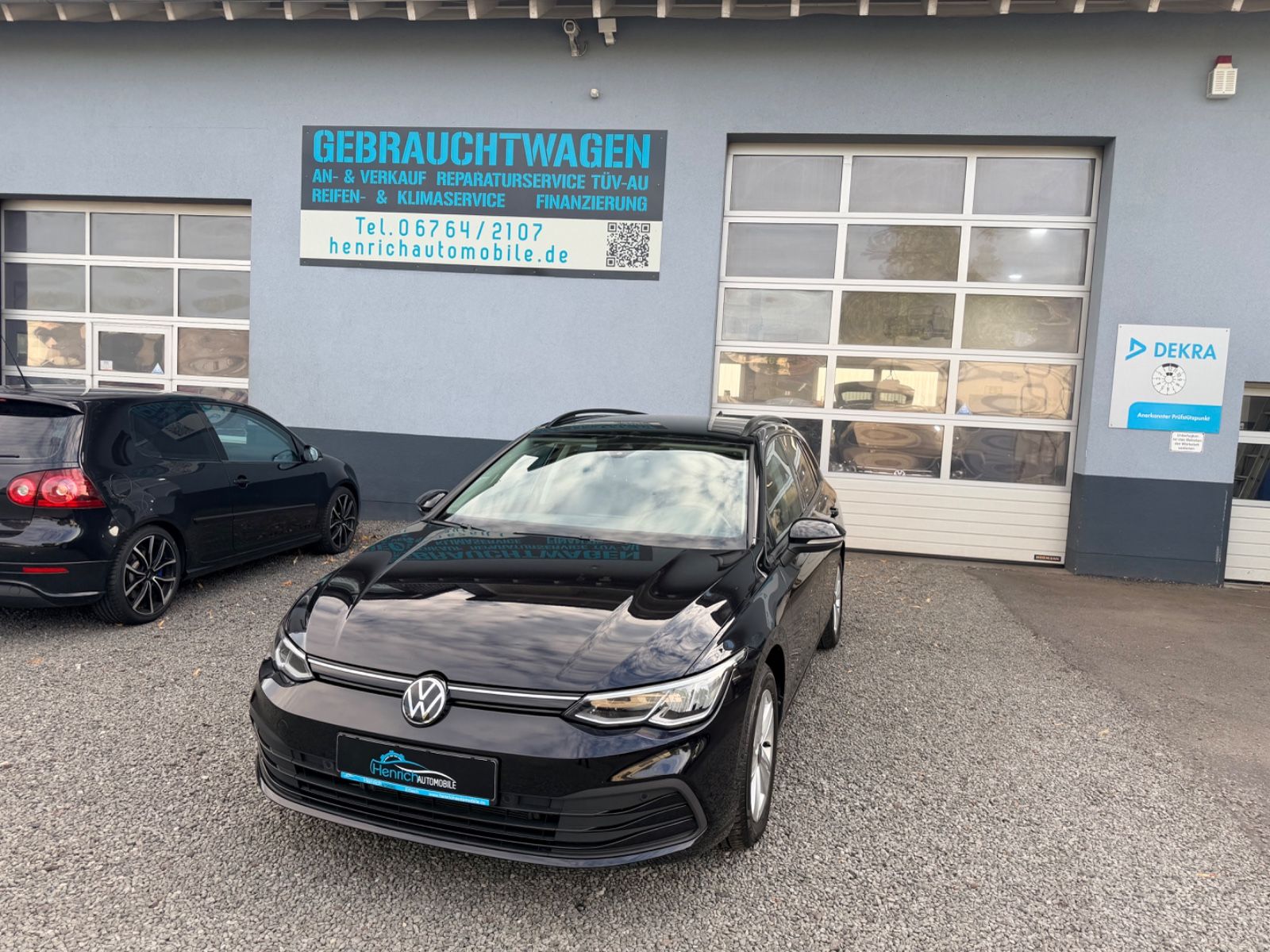 Volkswagen Golf - 1