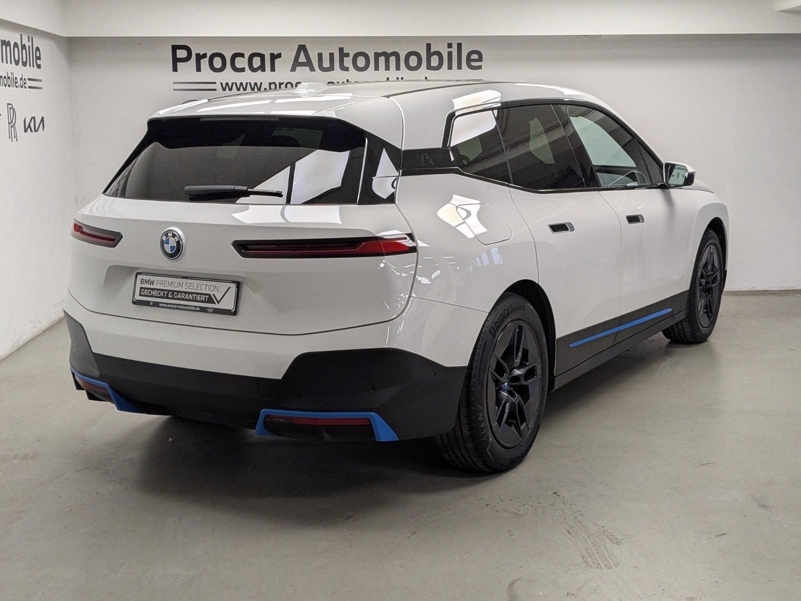 BMW iX xDrive40 LiveProf HuD H K Komfortzugang Shz foto 4